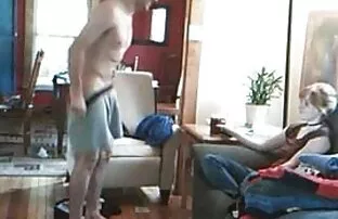 Các cô gái tóc vàng đẹp, làm việc trong văn phòng, thường phản bội chồng với một tính khí, ông chủ. Trong giờ nghỉ trưa, ông chủ thường gọi anh ta đến văn phòng của mình, một cấp dưới tên Cướp là đặc biệt hài lòng jav hd nhat ban để bắt đầu mút của người quản lý, béo, và sau đó khéo léo mở ra chân của mình, và một người đàn ông đẹp vợ nước ngoài.