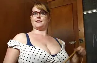 Vợ mắng đen thịt huýt sáo trong khi chồng bạn đang trong phòng tắm, phim sex gái xinh nhật không che đồ nga trên dương vật khổng lồ, những hồi giáo, người chồng chồng, tình dục, tình dục, mông phản bội vợ, người phụ nữ.