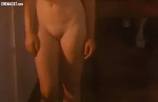 Các cô gái tóc vàng là một đặc biệt tâm trạng ngày hôm nay bởi vì cô muốn đi dạo ở ngoại ô, xem các khu phố, gặp gỡ nhiều người mới. Nhưng đi bộ chỉ một người phụ nữ vào một chiếc váy màu đen, không phải để làm cho nơi này tốt hơn, bởi vì trốn ở nhà, một người phim sex không che nhật bản nâng váy thủ dâm. Ông sau đó đã bị đốt cháy bởi ba trẻ xây dựng những người không có ý định chơi với những kẻ xâm nhập. Người phụ nữ trẻ không có thời gian để nhìn xung quanh khi cô ấy được bao quanh bởi những kẻ liều lĩnh, bú lớn trên cả hai mặt, và đầy những tay chân trong mỗi lỗ. Đôi, ba nhân của âm vào cuối miệng là một phần của tinh trùng trong miệng.