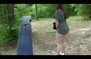 Lana Rhodes đang nằm trên sàn, bị hủy hoại, sex hay nhat hd và quần áo của cô đang khóc, vì vậy cô có thể có tình dục trong cảnh này, trong khi người khổng lồ đang rung trong một cách nóng.