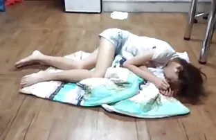 Peeping bãi sẽ nhat hd tắm nắng cô gái đồ bơi