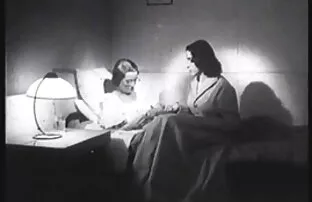 Chúng ta không thể chờ đợi sự trở lại của các bà vợ, Daphne Có thể. Daphne đã trở lại mặc đồ đen và muốn gặp anh. Xem này, mẹ, cởi quần áo, như cô gái tóc sex hd nhat vàng công ty ngực trần cắt thịt trên đường đến một trò chơi của cuộc phiêu lưu.