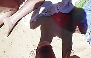 Chồng và vợ đã đến hồ bơi và đi rửa khác nhau trong phòng tắm. Nhưng dê nhanh chóng cởi bộ đồ tắm và bắt đầu giặt cơ thể của mình. Khi hai người tới. Các chàng trai, vuốt ve anh ta và dựa vào tường. Khi cô lấy một trong số của cô, người sex ro net nhat kia đưa các cô gái.