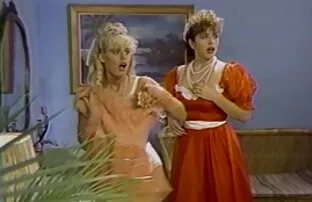 Biểu tượng nữ diễn viên Ursula Andress-em gái phim set khong che hay nhat khỏa thân cảnh