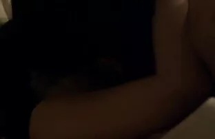 Valka tóc vàng quét những chiếc taxi và không thể đủ khả năng để đi du lịch. Cung cấp tài xế, một công việc, cô ngay lập tức hút sự đàn hồi dương vật và sau phim zet hay nhat đó, bắt đầu mút nó. Một người đàn ông hài lòng cắm điện thoại di động của mình và sau đó bắt đầu biến đổi vẻ đẹp, tích cực hút đứng chim, thú vị.