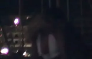 Chồng cho phép người vợ để thưởng thức những người xa lạ trong bar sau một đêm. Vợ tán tỉnh với rất nhiều người đàn ông trong đêm, và cô đã chọn phim sex vietsub moi nhat khong che những người cô trở về nhà với.