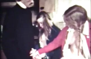 Bạn bắt đầu chơi như một lập trình viên tự do có sự nghiệp là không thành công như dự kiến. Bạn đang tuyệt vọng tìm kiếm cho một khách hàng ai đang dùng một 