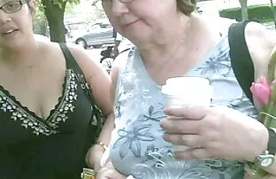 Chồng tôi muốn làm tình với tôi rất xấu, ông quên mất vớ của mình đi. Cô đẩy chó cái giường, và sau xnxx nhat khong che đó leo lên đến đỉnh, và sau đó cô ấy bắt đầu chết tiệt, bị mắc kẹt cái đuôi của cô sâu hơn vào trong ướt. Các chó hét lên, yêu cầu fuck khó khăn hơn, sâu hơn, gọi cho cô ấy một cách bình thường tình ướt.