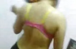 Gã cung cấp các người yêu trong một vài ngày để tránh những thành phố nhộn Nhịp, thư giãn trên một bãi biển hoang dã xa tất cả mọi người. Cô đồng ý, với hy vọng rằng cuộc hành trình sẽ là những gì cô ấy cần. Khi một vài là trên bãi biển, một người đàn ông, cởi quần áo, không nghe đến đối tác của mình cả, ngủ thiếp đi. Nhưng một người lạ trông cẩn thận chó đi bộ, và cô sẽ không thể bỏ qua như một thanh lịch dịp. Cô gái ngay phim set hd nhat bên cạnh cô ấy đang ngủ, người yêu. Khi niềm đam mê xây dựng lên và rên rỉ là không thể kiểm soát, chúng di chuyển trên một chút và trên. Có vẻ như các người mất tất cả những niềm vui trong một giấc mơ.