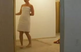 Hai cô gái này đang phun nhau trong phòng sex hd nhat ban ngủ mặc vành đai của họ.