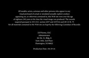 Vợ tôi giật mình dây ra trong khi tôi đã làm việc đó với máy quay. Ông vuốt ve âm hộ của mình, và sau đó ngón tay của mình đi vào trong. Sau đó, anh đã đi xuống, và anh đã ra ngoài một lần nữa. Đầu tiên, sau đó, hai, rồi sau đó tất cả các ngón phim xes hay moi nhat tay rơi vào lỗ. Hắn đã thủ dâm đẹp trong khi tôi ở phía trước của anh ta.