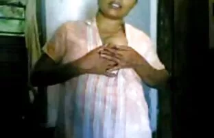 Leah mùa Đông rút ra, sóng và chơi với quần màu hồng. Nới lỏng điểm với một trò chơi tuyệt vời. Leah làm cho cơ bắp, John một công việc thổi ngon. Ông âm hộ của mình trong khi anh vuốt ve lỗ trong vòng tròn. Leah ngồi John đen, một gái. Ông khi dính trong lỗ của mình. Leah gái là một co thắt cực khoái! Ông shit John cứng ấy ra khỏi mông vào miệng của mình, và sau đó, ông ta kết thúc cuộc vui của nuốt để có phim sex khong che nhat ban hay được vào nó.